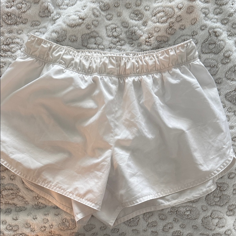 Old Navy Active StretchTech Quick Dry Shorts - Cream